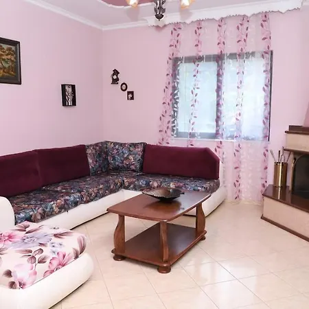 Ferienhaus Toni Berat